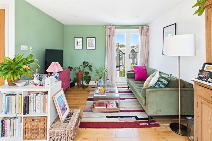 1 Bedroom Flat For Sale In Arodene Road, London, SW2