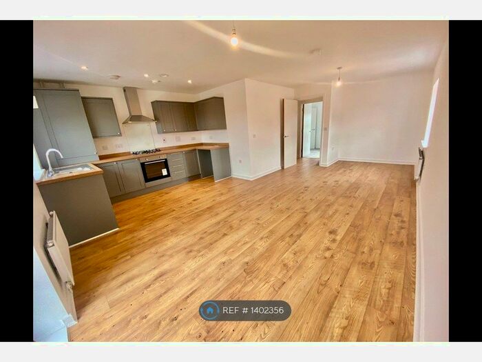 1 Bedroom Flat To Rent In Waterfield, Tadworth, KT20