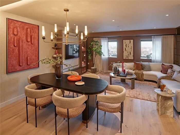 3 Bedroom Flat For Sale In Lots Road, London, SW10