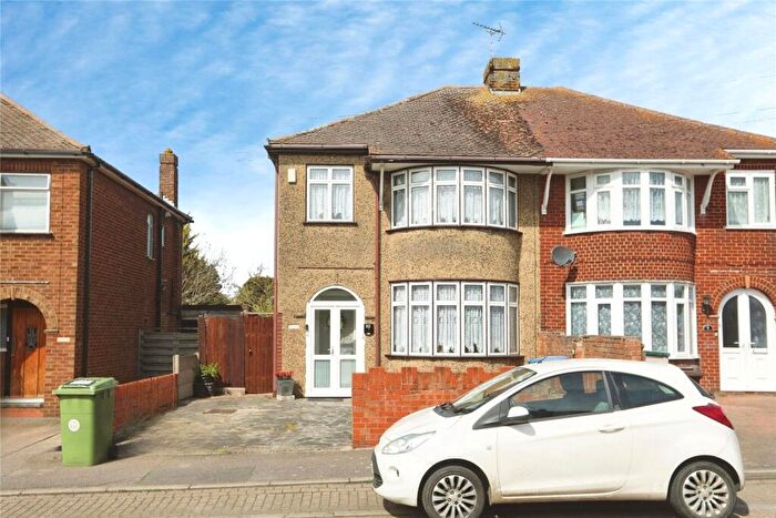 3 Bedroom Semi Detached House For Sale In New Road, Minster On Sea, Sheerness, Kent, ME12