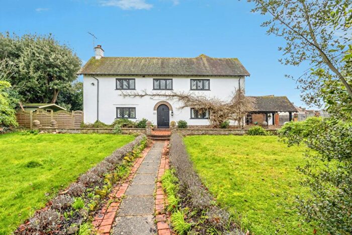 4 Bedroom Detached House For Sale In Gossamer Lane, Bognor Regis, PO21