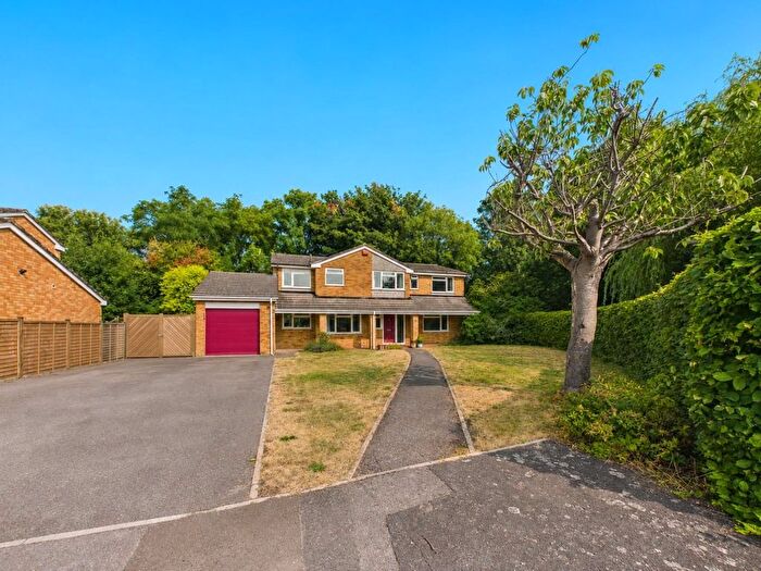 5 Bedroom Detached House For Sale In Downfield Close, Alveston, BS35