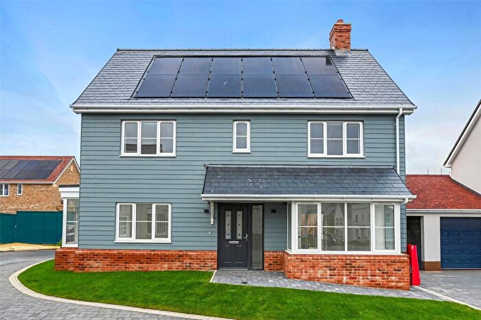 4 Bedroom Detached House To Rent In Windermere Way, Rettendon Common, Chelmsford, Essex, CM3