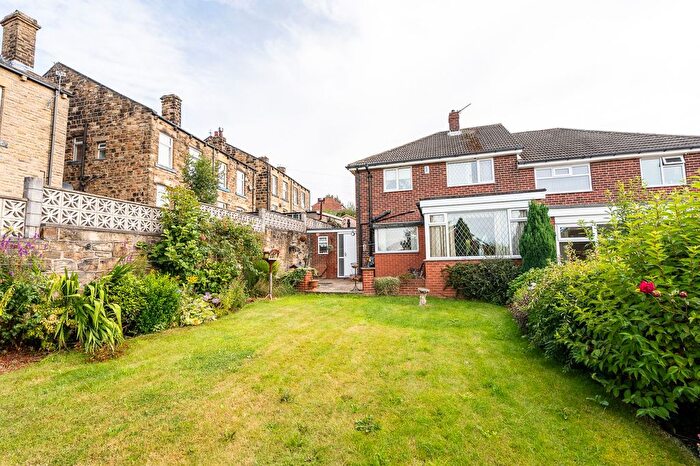 3 Bedroom Semi-Detached House For Sale In Bridle Street, Soothill, WF17