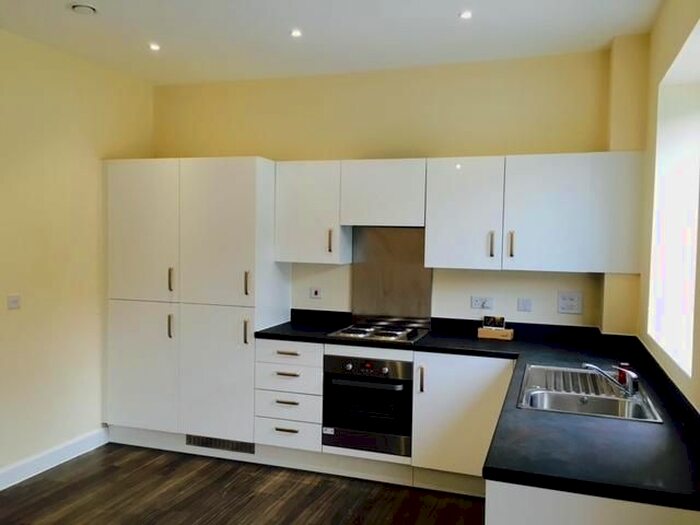 1 Bedroom Flat To Rent In Sheen Road, Richmond, TW10