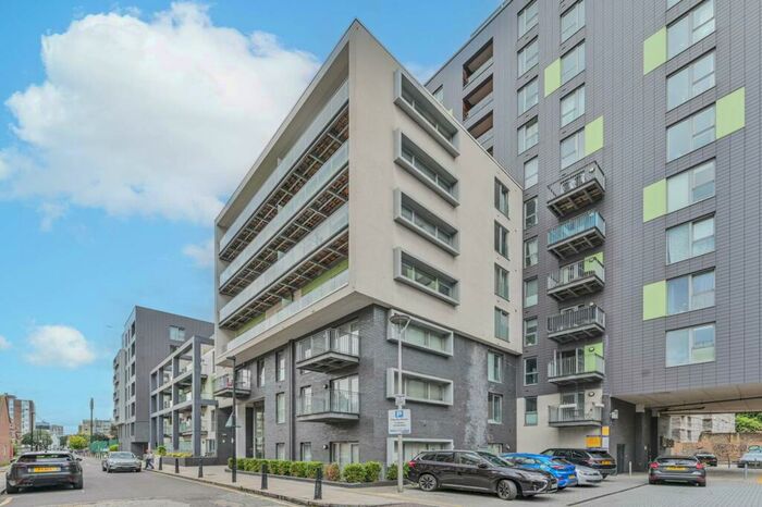 Studio To Rent In Christian Street, , Tower Hamlets, London, E1