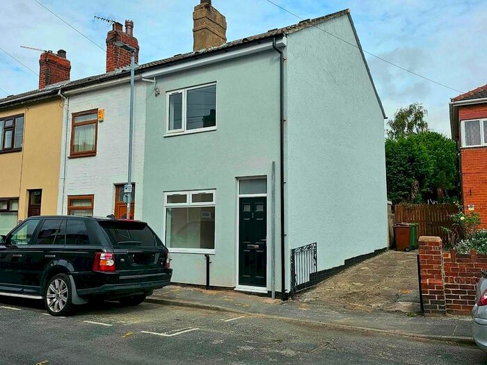 2 Bedroom Terraced House To Rent In Rock Terrace, Castleford, WF10