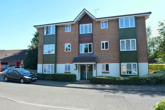 1 Bedroom Apartment To Rent In Missenden Gardens, Burnham, Bucks, SL1