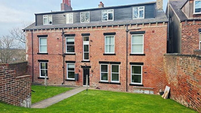 2 Bedroom Flat To Rent In Ridge Terrace, Headingley, Leeds, LS6