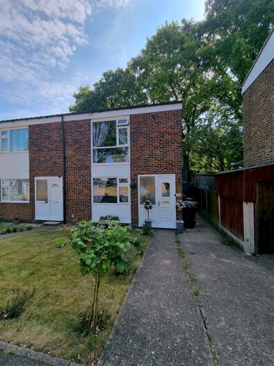 2 Bedroom End Of Terrace House To Rent In Lyall Way, Rainham, ME8