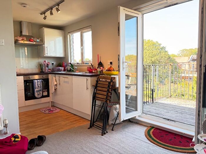 1 Bedroom Flat To Rent In Very Near Craven Avenue Area, Ealing Broadway West, W5