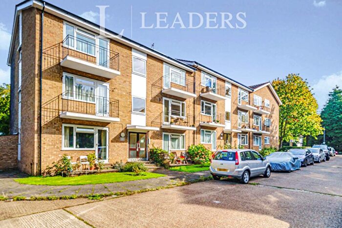 1 Bedroom Apartment To Rent In Lockesley Square, Lovelace Gardens, Surbiton, KT6