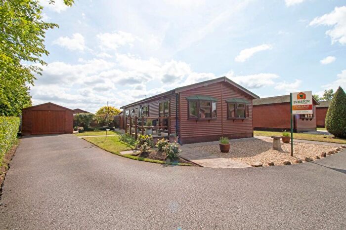 2 Bedroom Park Home For Sale In Woodland Court, Torksey, LN1