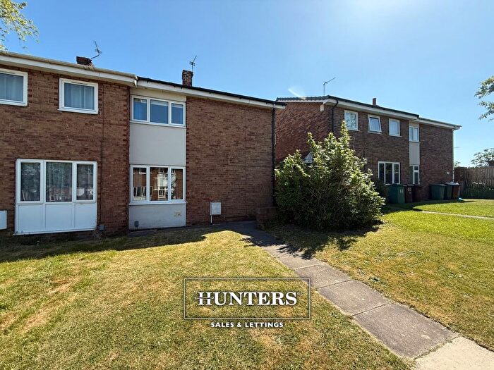 3 Bedroom Semi-Detached House To Rent In Pine Close, Castleford, WF10