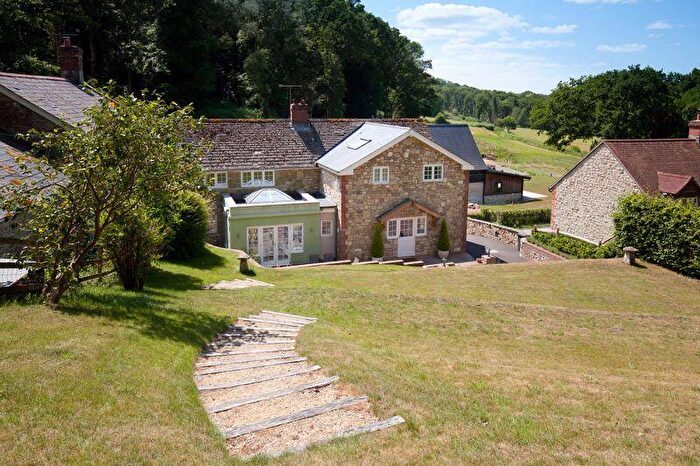 3 Bedroom Detached House For Sale In Sutton Mandeville, SP3
