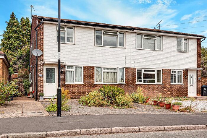 2 Bedroom Maisonette For Sale In Bruce Drive, South Croydon, CR2