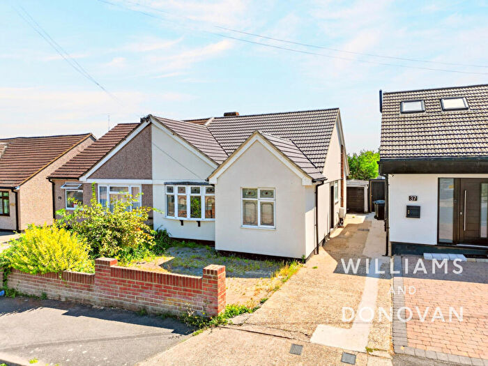 2 Bedroom Semi-Detached Bungalow For Sale In Wavertree Road, South Benfleet, SS7