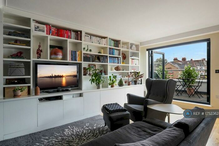 1 Bedroom Flat To Rent In Colney Hatch Lane, London, N10