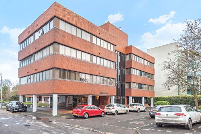 1 Bedroom Flat To Rent In Kingfisher House, Aylesbury, HP21