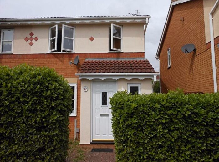 3 Bedroom Semi-Detached House To Rent In Alder Drive, Huntingdon, PE29