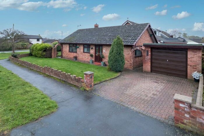 3 Bedroom Detached Bungalow To Rent In Oakmere Drive, Great Boughton, CH3