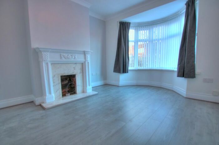 3 Bedroom Flat To Rent In Silver Lonnen, Fenham, Newcastle Upon Tyne NE5