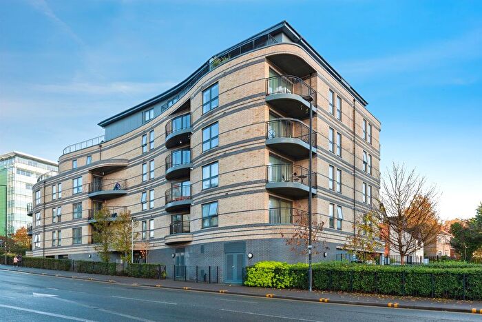 2 Bedroom Flat For Sale In Windsor Road, Slough, SL1