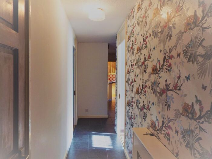 2 Bedroom Flat To Rent In Liddell Way, Ascot, SL5