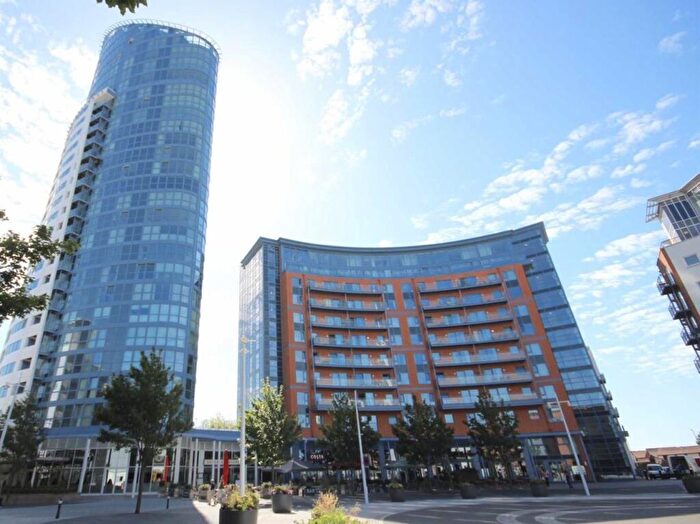 1 Bedroom Flat To Rent In The Crescent, Gunwharf Quays, Portsmouth, PO1