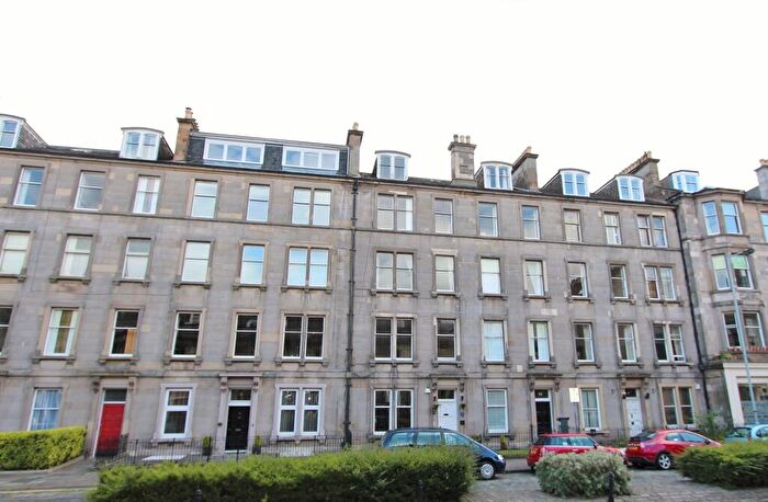 4 Bedroom Flat To Rent In East Claremont Street, Broughton, Edinburgh, EH7