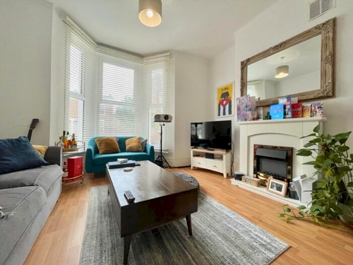 1 Bedroom Property To Rent In Fenwick Road, SE15