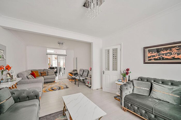 4 Bedroom Terraced House For Sale In Burnham Road, Chingford, London, E4