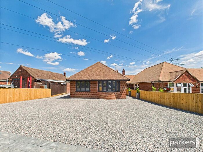 4 Bedroom Detached House For Sale In Meadow Road, Earley, Reading, Berkshire, RG6