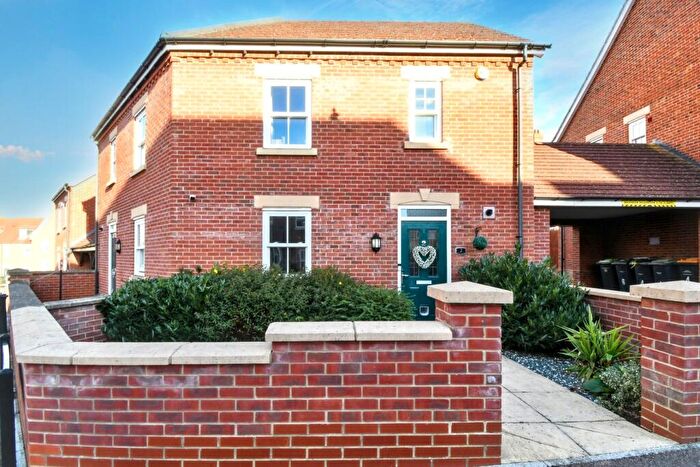 2 Bedroom Semi-Detached House For Sale In Henman Close, Kempston, Bedford, MK42
