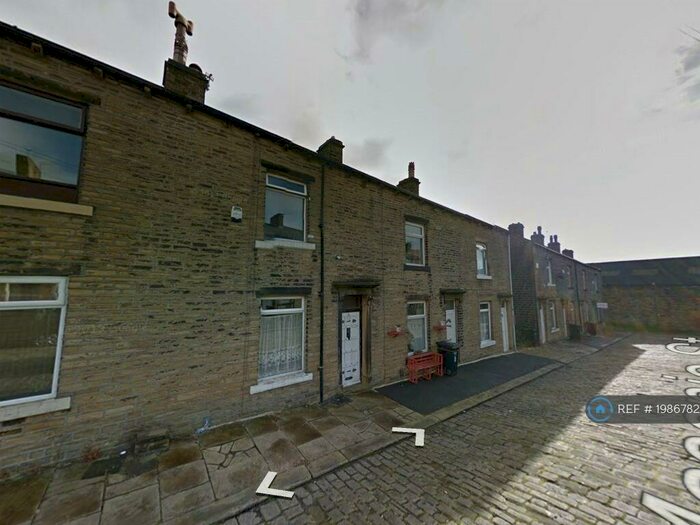 2 Bedroom Terraced House To Rent In Masonic Street, Halifax, HX1