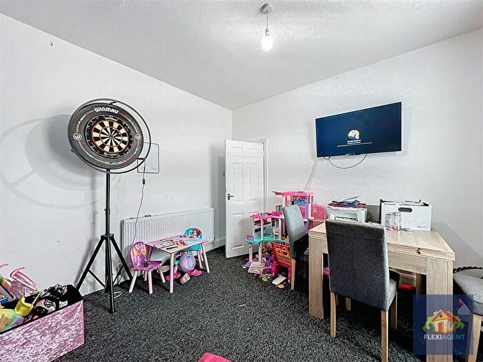 3 Bedroom Terraced House For Sale In Warwick Street, Southport, PR8