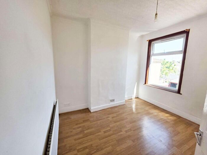 1 Bedroom Flat To Rent In Northfield Road, London, E6