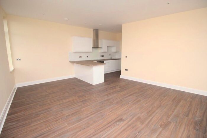 2 Bedroom Flat To Rent In Upper Tooting Road, London, SW17