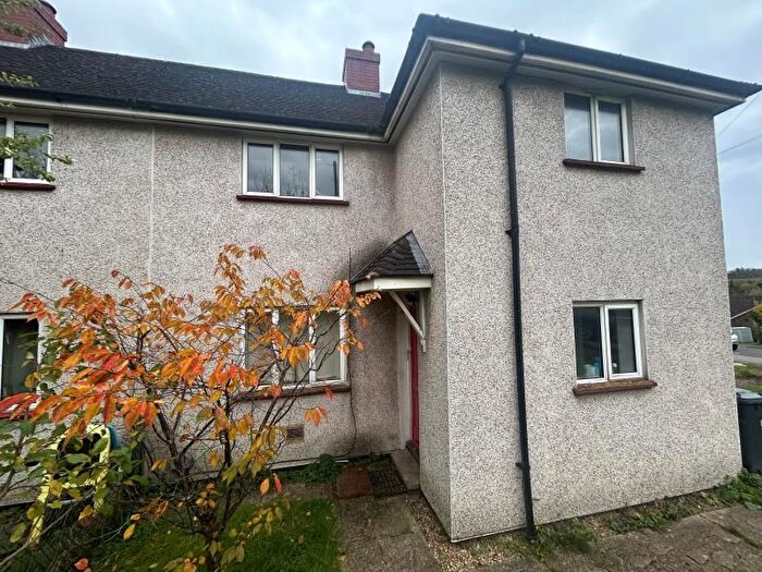 3 Bedroom Semi Detached House To Rent In Woodside Road, Guildford, GU2