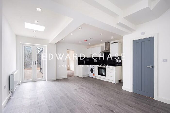 2 Bedroom Flat To Rent In Brentwood Road, Gidea Park., RM1
