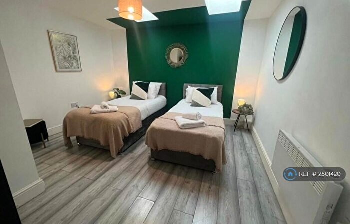 3 Bedroom Flat To Rent In Oxford Road, Reading, RG30