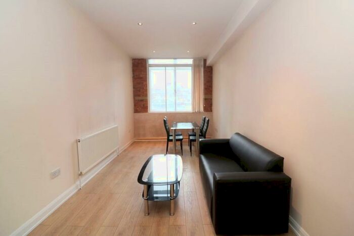 2 Bedroom Apartment To Rent In Canal House, Bradford, BD1