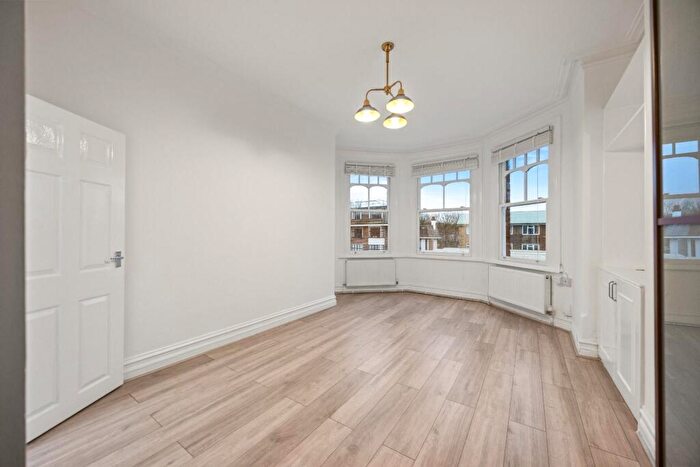 1 Bedroom Flat To Rent In Colney Hatch Lane, Muswell Hill, N10