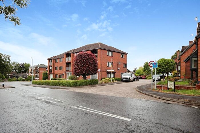 2 Bedroom Flat For Sale In Whipsnade Road, West Dunstable, LU6