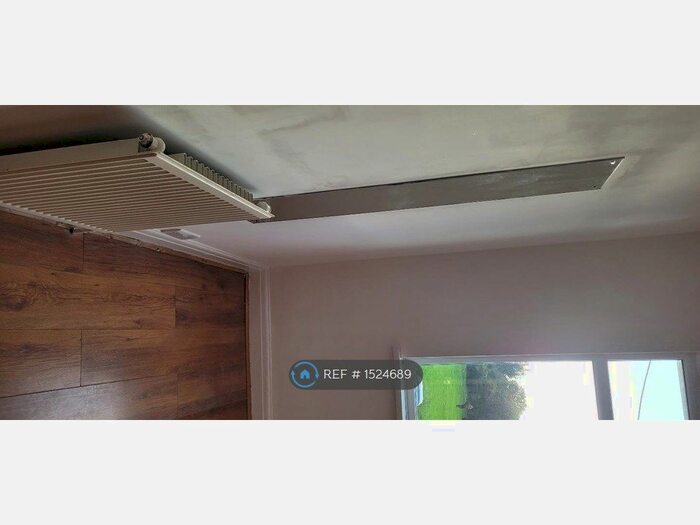 4 Bedroom Terraced House To Rent In Myrtle Avenue, Feltham, TW14