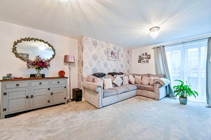 1 Bedroom Flat For Sale In Wykford Place, Guildford, GU2