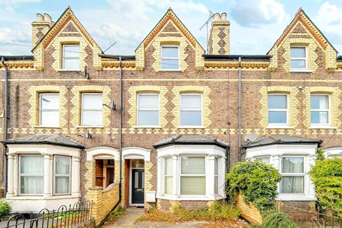 2 Bedroom Apartment To Rent In Basingstoke Road, Reading, Berkshire, RG2