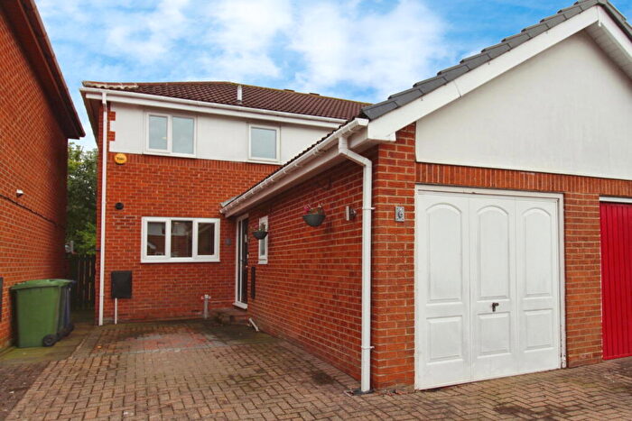 3 Bedroom Semi-Detached House For Sale In Valley Green, Crawcrook, Crawcrook, NE40