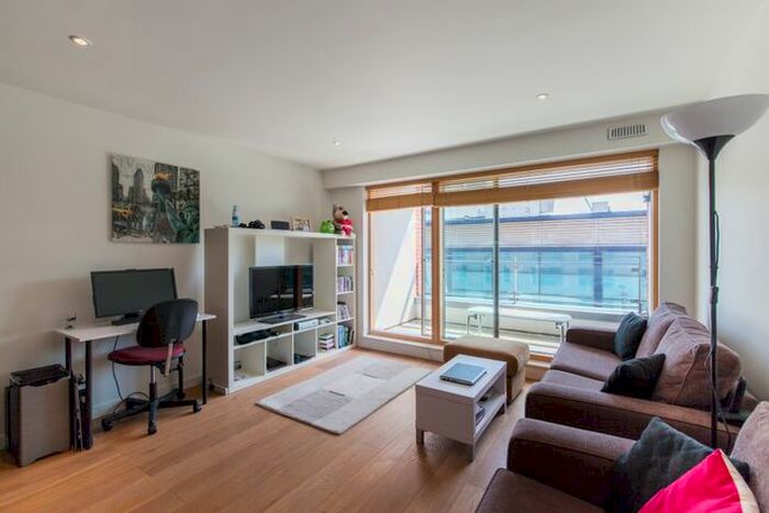 1 Bedroom Flat To Rent In Hardwicks Square, London, SW18