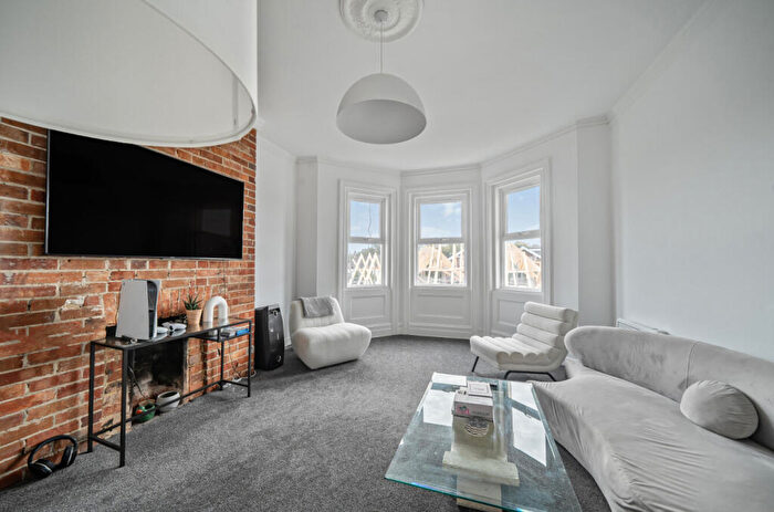 2 Bedroom Apartment For Sale In Southcote Road, Bournemouth, Dorset, BH1